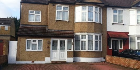 85 Inglehurst Gardens,  Ilford, IG4