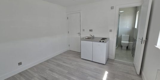 21 Russell Road,  Tilbury, RM18