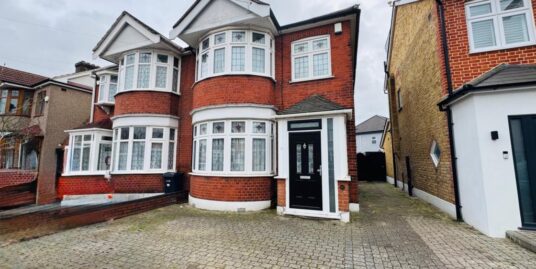 Havering Gardens,  Romford, RM6