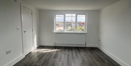 Collier Row Road,  Romford, RM5