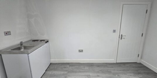 21 Russell Road,  Tilbury, RM18